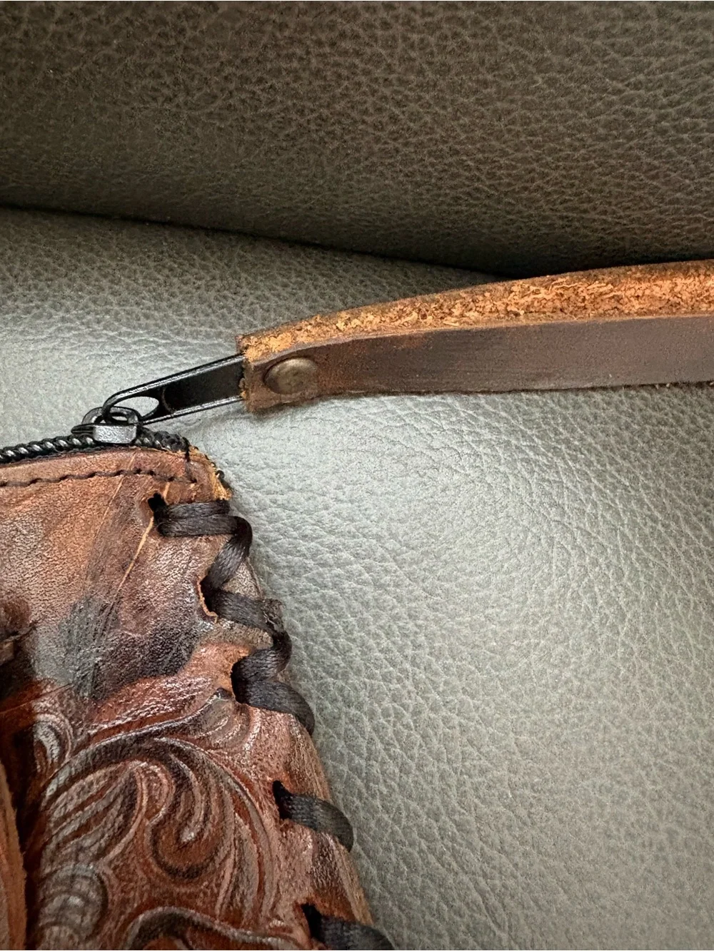 ❤️New Hand-Tooled Brown Leather Wristlet Clutch